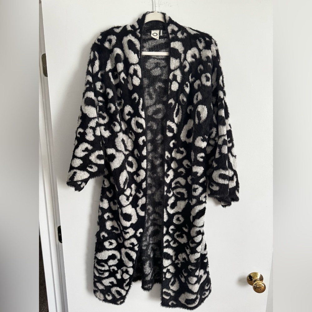 Akemi + Kin Anthropology Print Black and White Women Duster Sweater